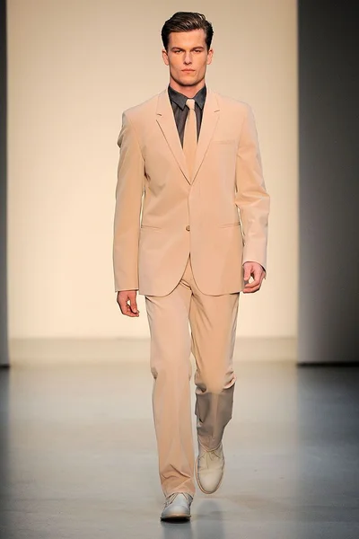 Look 24